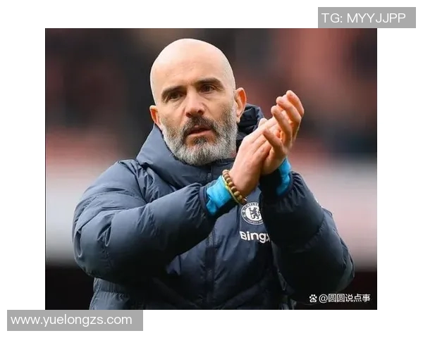 雷雨致比赛中断马雷斯卡与切尔西球员对裁判表达不满情绪 雷雨致比赛中断马雷斯卡与切尔西球员对裁判表达不满情绪